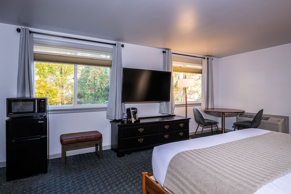 Deluxe King Riverview