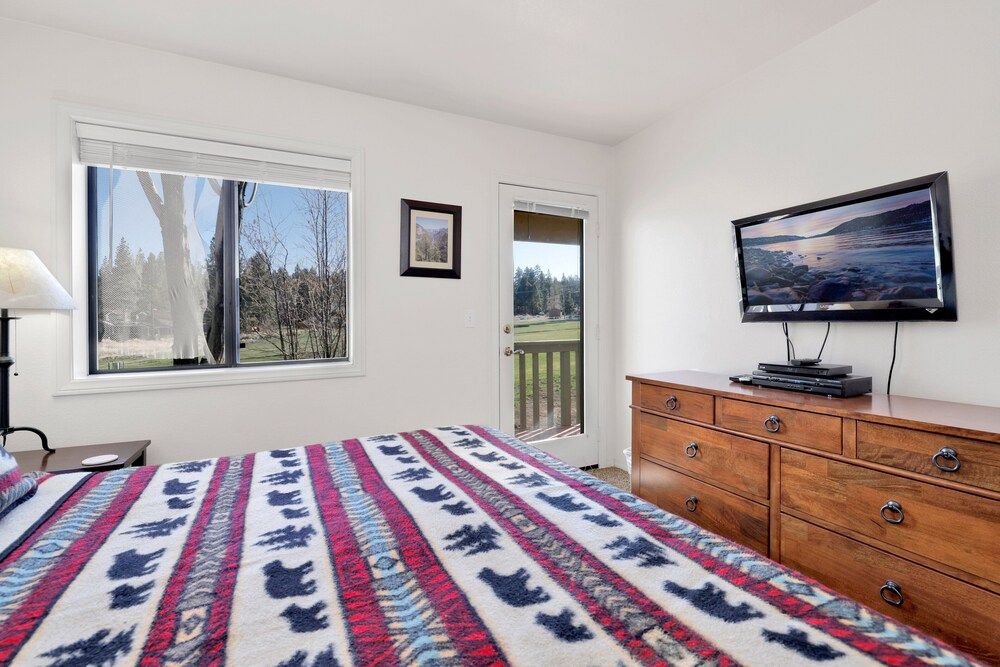 Sunny Side UP #1343 Condo, Multiple Beds, Balcony, Mountain View (1343) 9