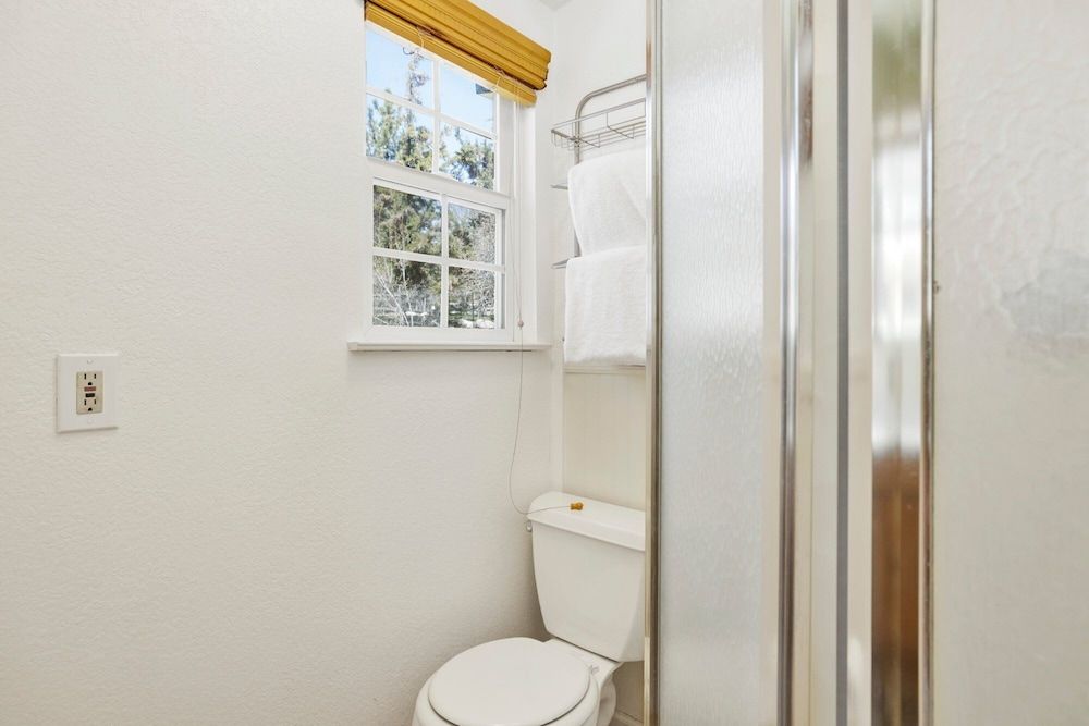 Frank's OLD Bear #149 House, Multiple Beds, Hot Tub, Beach View (149) 7