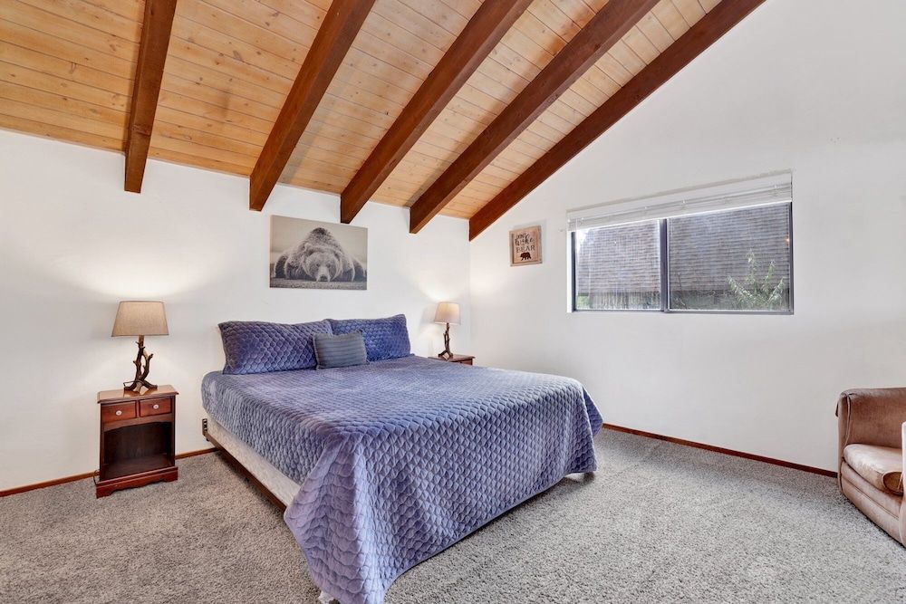 House, Multiple Beds, Fireplace, Mountain View (121)