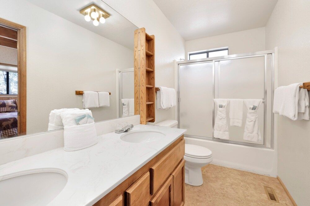 Wodehouse #1057 House, Multiple Beds, Patio, Mountain View (1057) 11