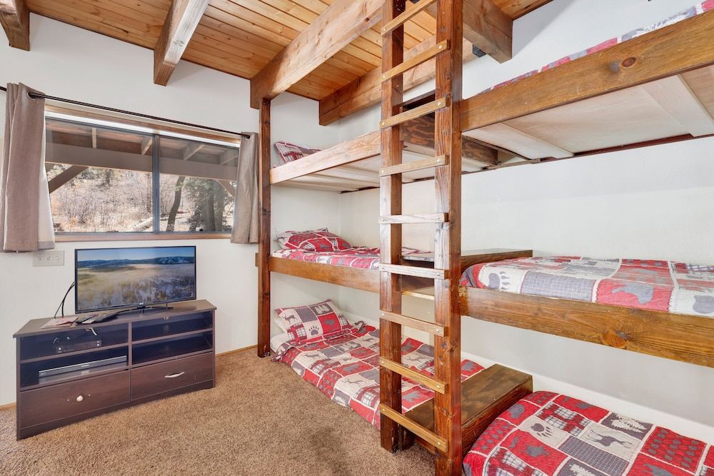 Wodehouse #1057 House, Multiple Beds, Patio, Mountain View (1057) 6