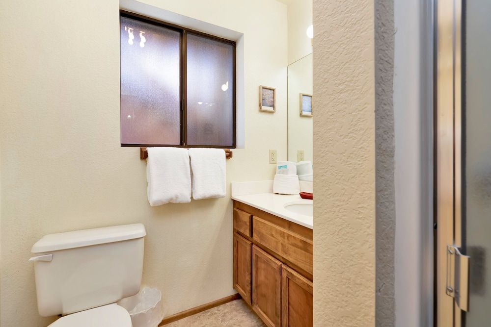 Wodehouse #1057 House, Multiple Beds, Patio, Mountain View (1057) 13