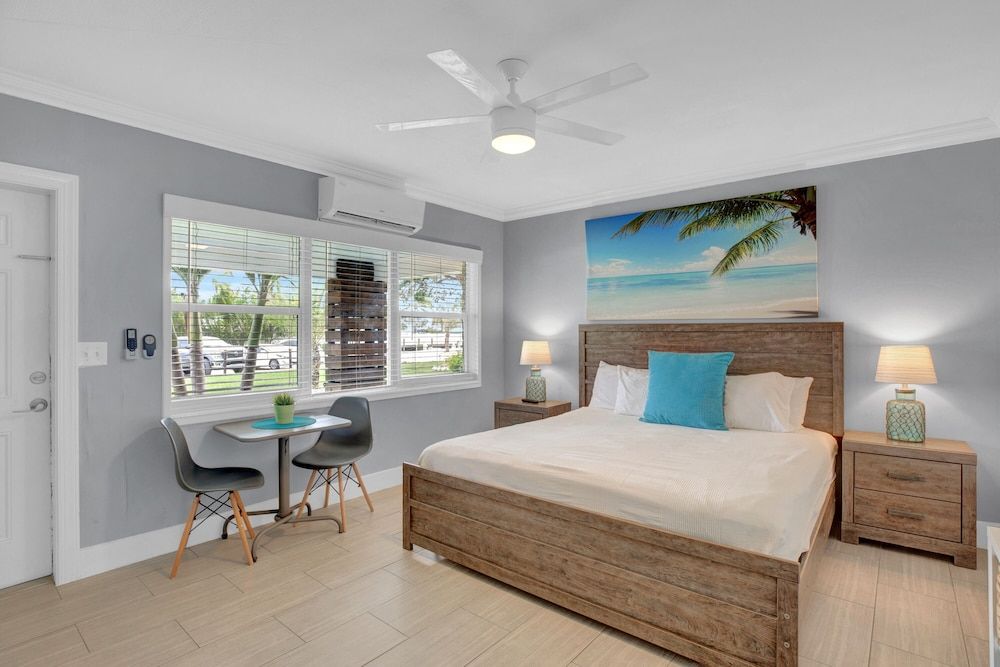 Standard Room, 1 King Bed (Room 2)
