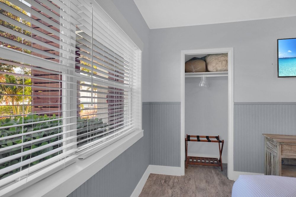 Standard Room, 1 King Bed (Room 4)