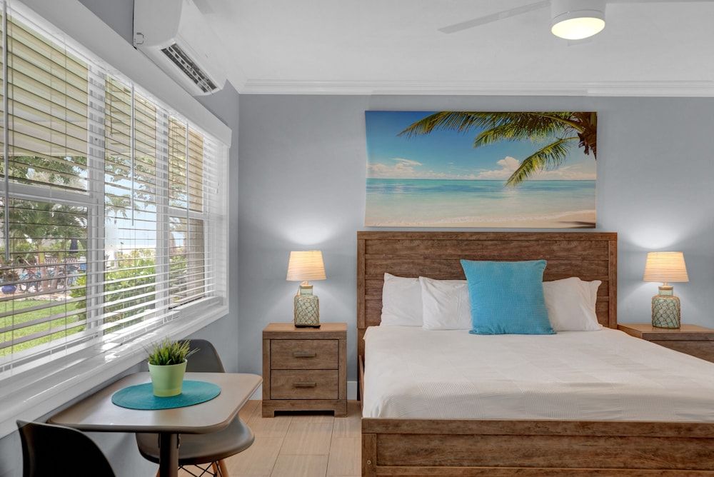 Standard Room, 1 King Bed (Room 2)