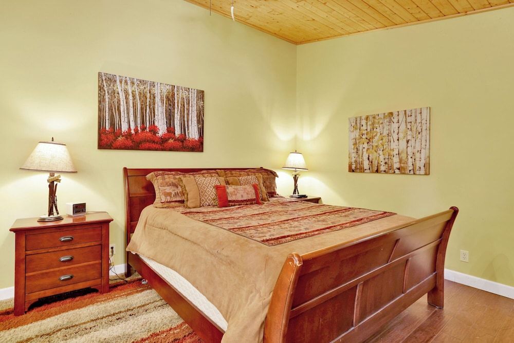 House, Multiple Beds, Hot Tub, Mountain View (1235)