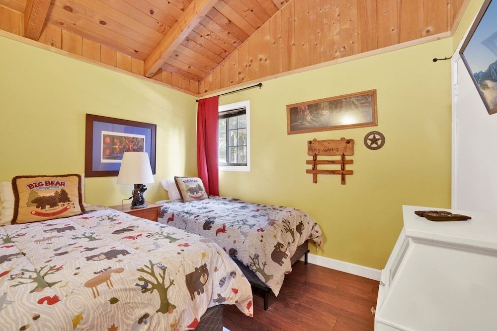 House, Multiple Beds, Hot Tub, Mountain View (1235)