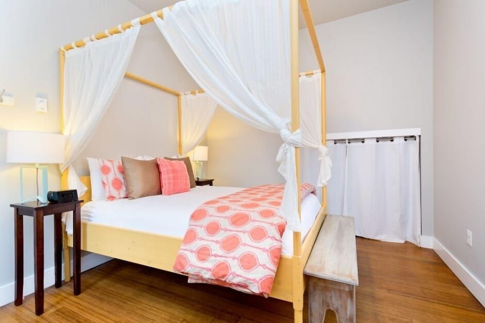 NO. 3 Travel Suite