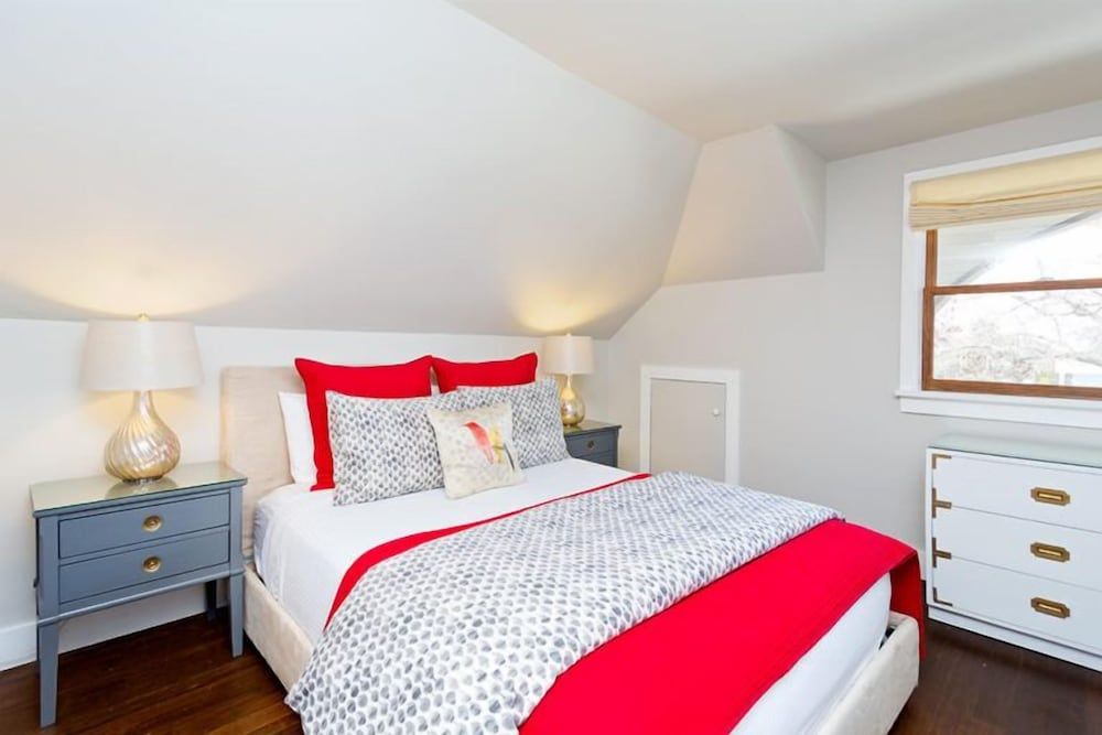 NO. 6 Treetop Suite