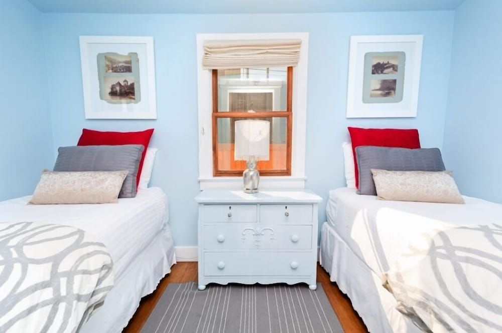 NO. 3 Travel Suite
