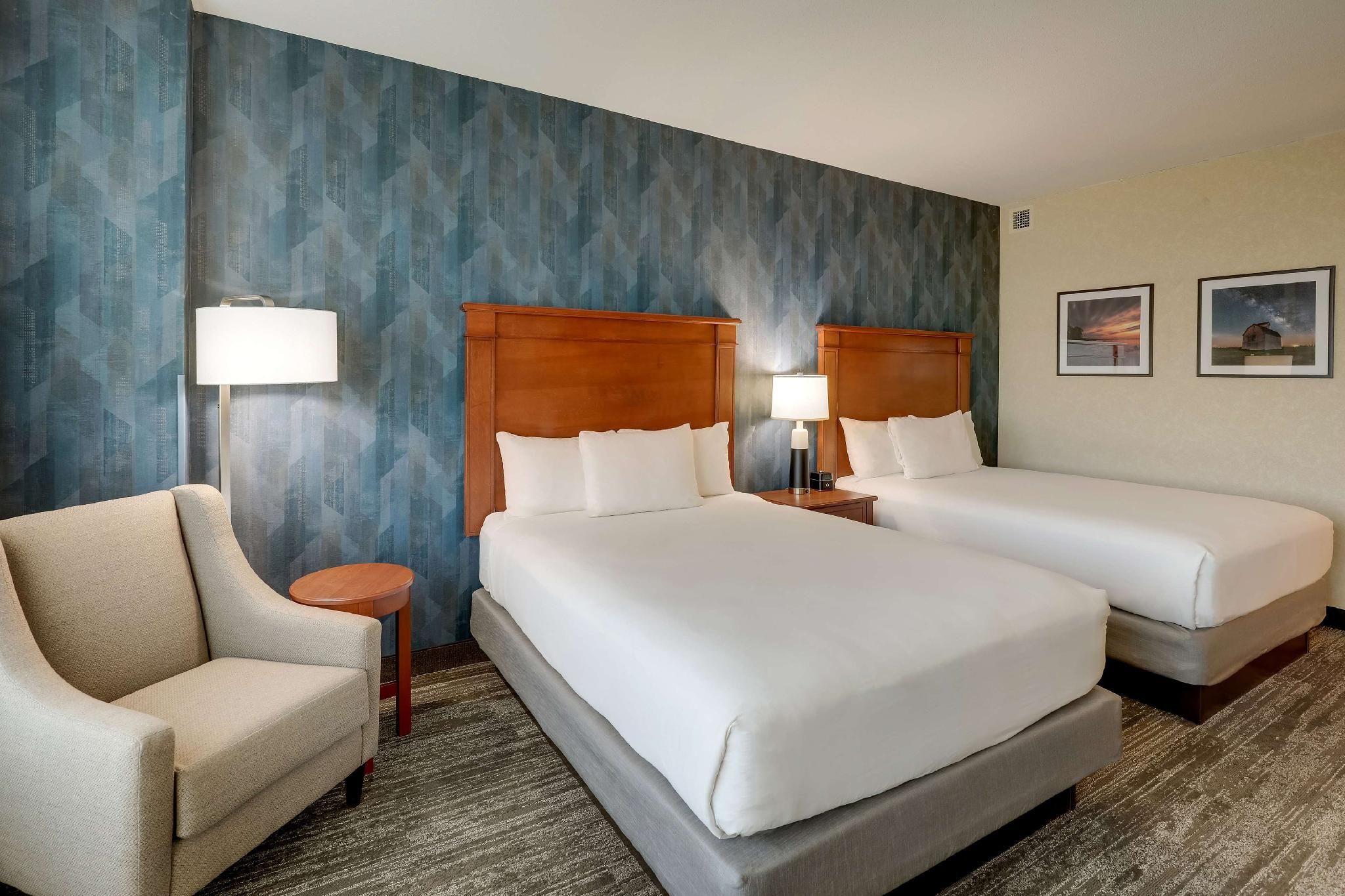 2 Queen Beds