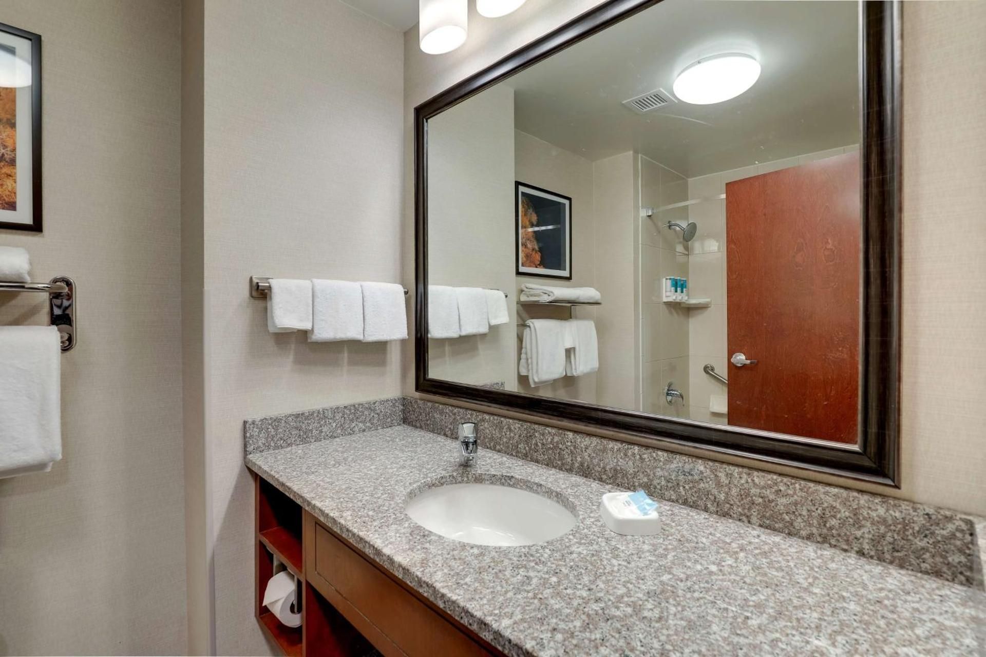 Deluxe Queen Room with Two Queen Beds - Hearing Accessible