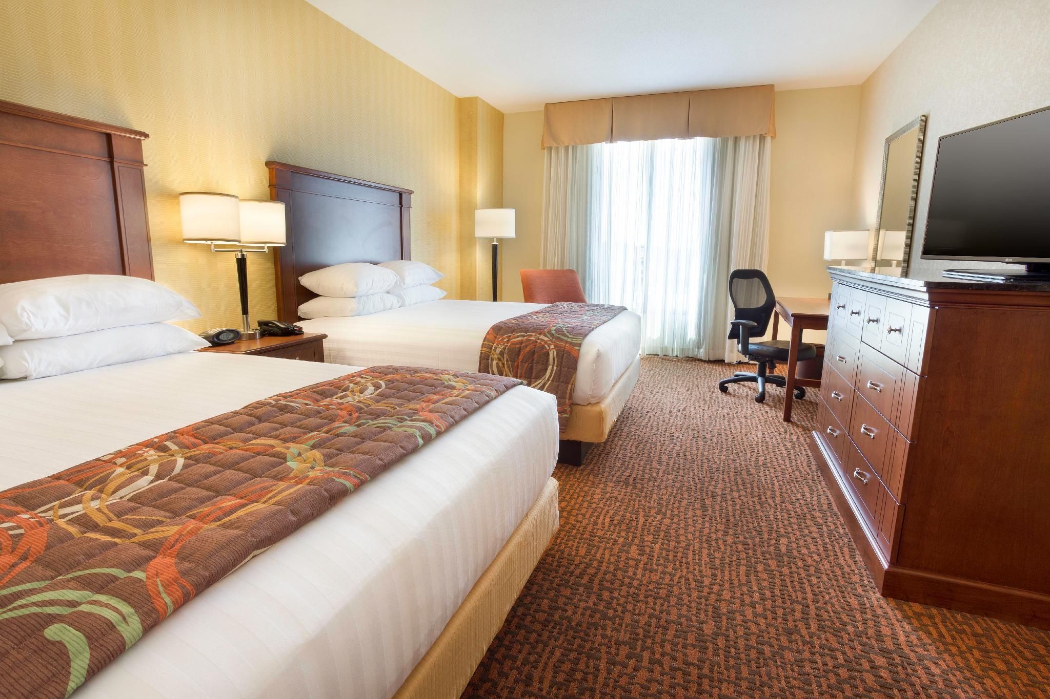 2 Queen Bed Suite, 2 Rooms with Sofa Sleeper, Hearing Accessible