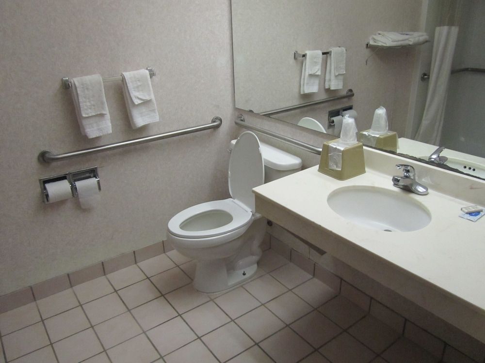 Executive Inn and Suites Wichita Falls Standard Room, 2 Double Beds, Accessible 4