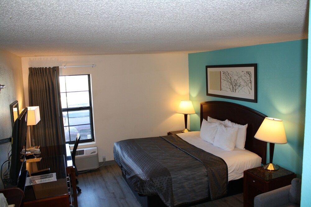Standard Room, 1 King Bed