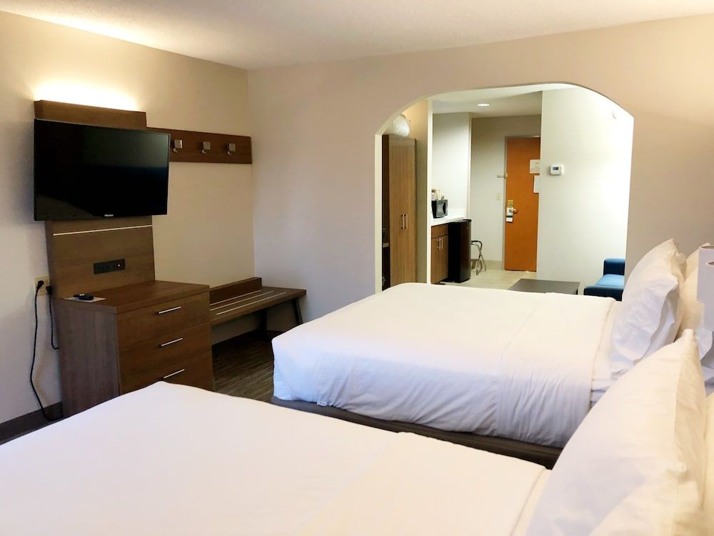 Suite, Multiple Beds