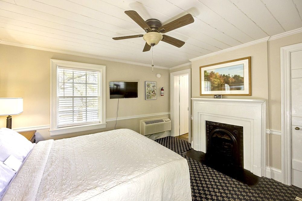 Anchuca Historic Mansion & Inn Old Quarters Queen 2