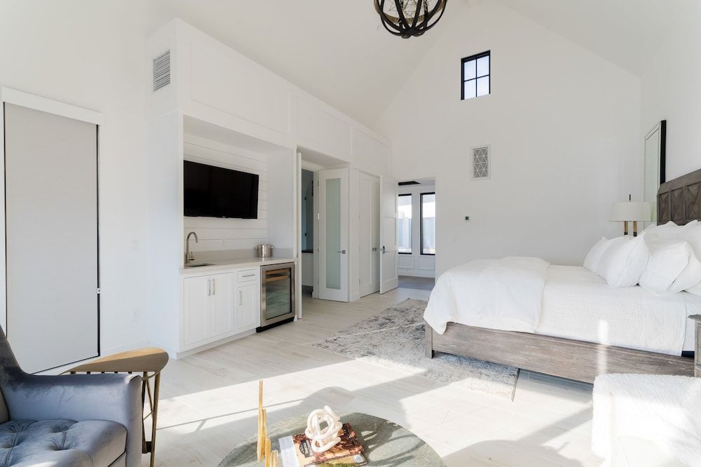 The New Inn Rustic Luxe 7