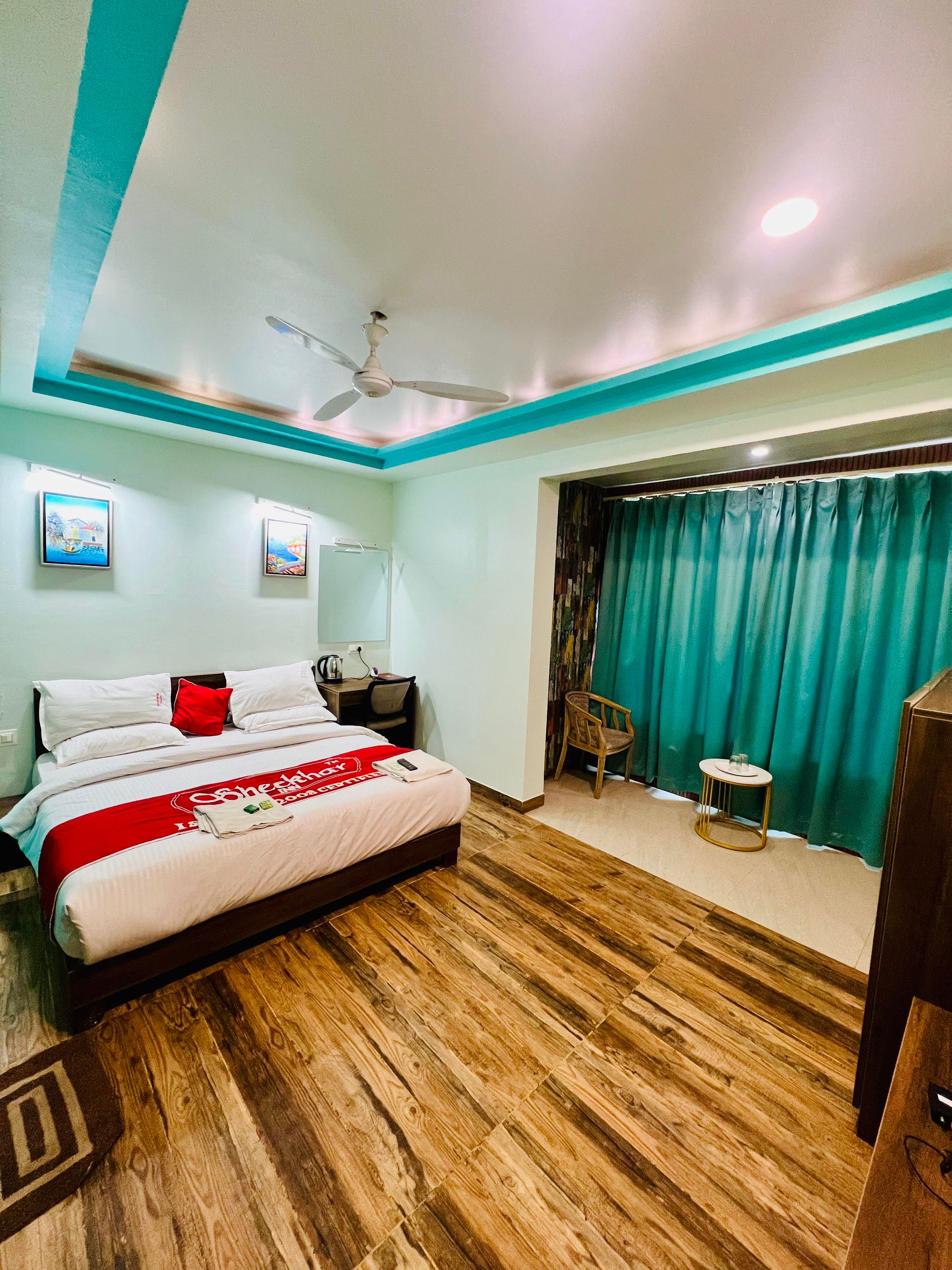 Hotel Raj Shikhar DELUXE(3X) 4