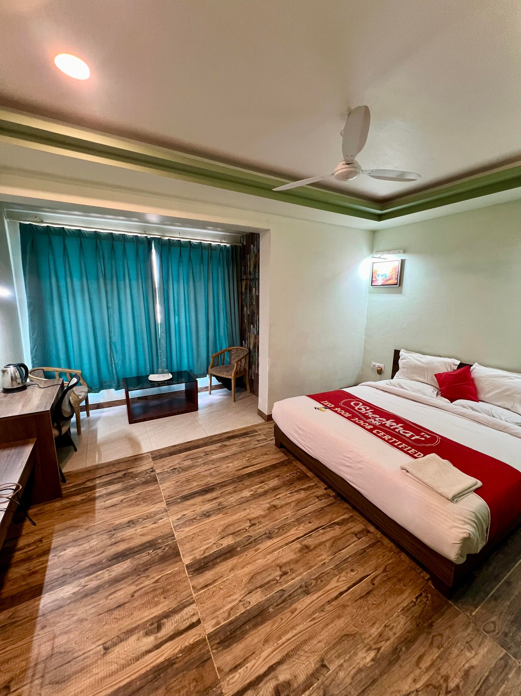 Hotel Raj Shikhar DELUXE(3X) 6