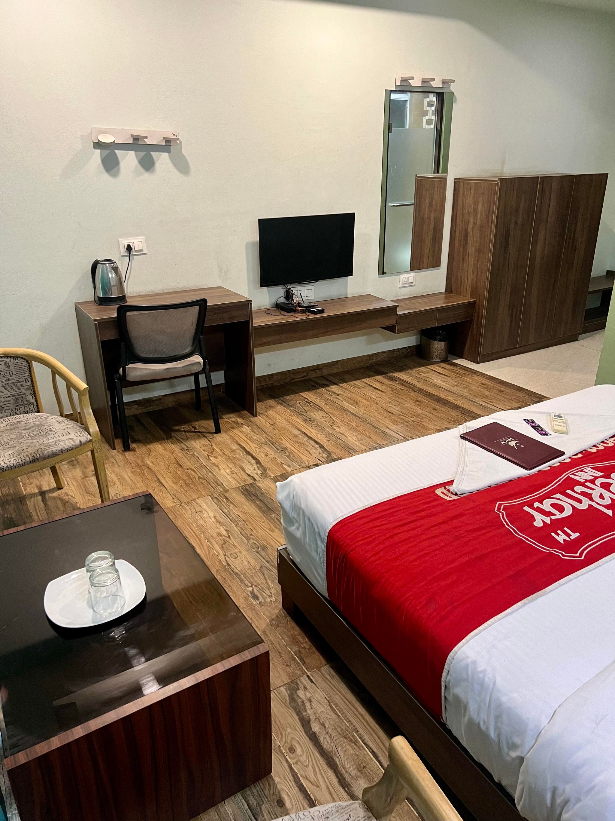 Hotel Raj Shikhar DELUXE(3X) 7