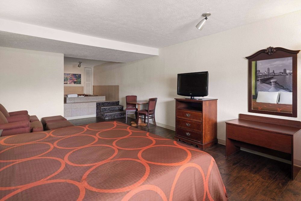 Deluxe Room, 1 King Bed, Smoking