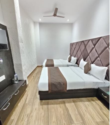 Family four bed Room with lift and parking