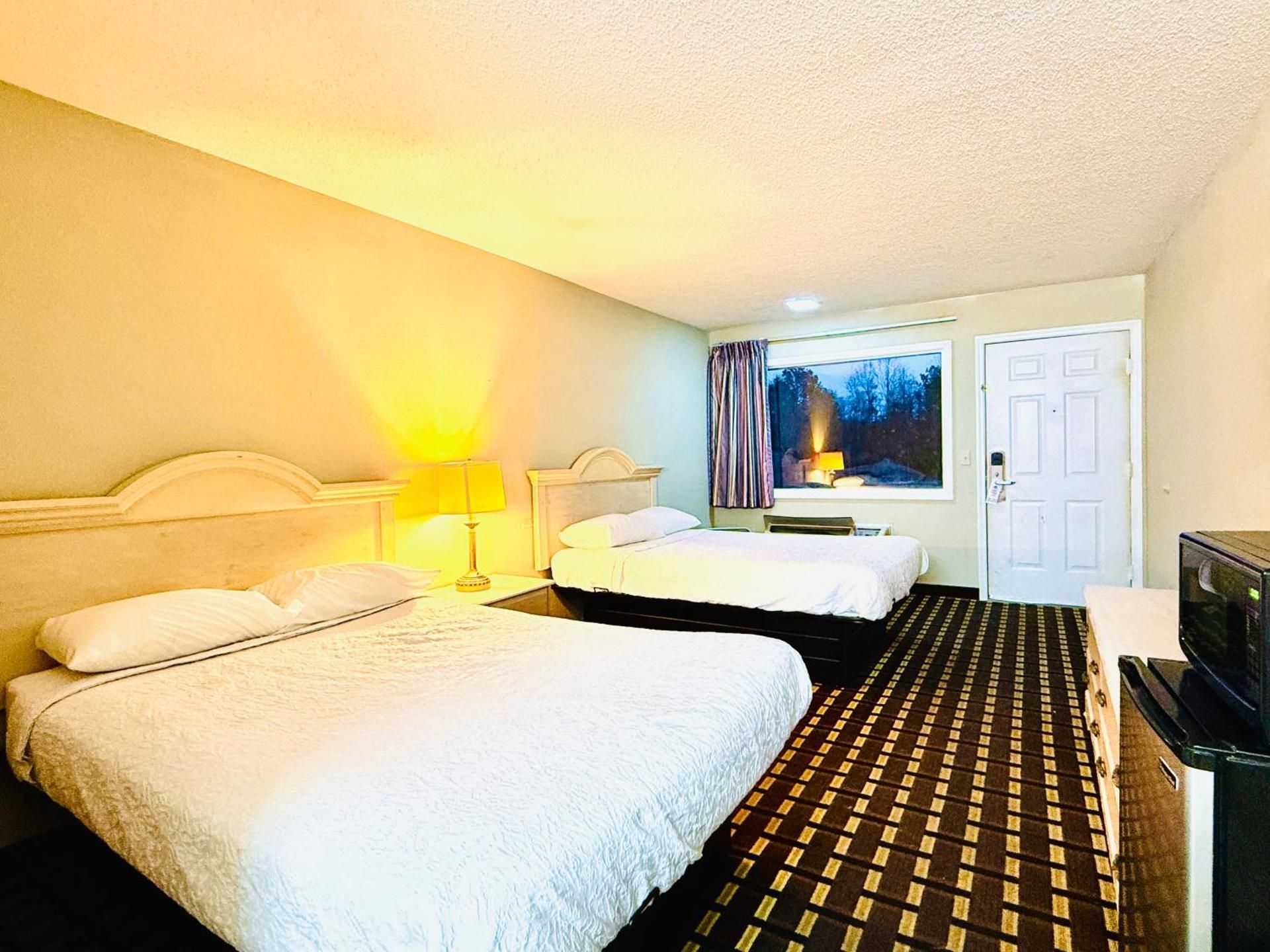 2 Double Beds, Smoking
