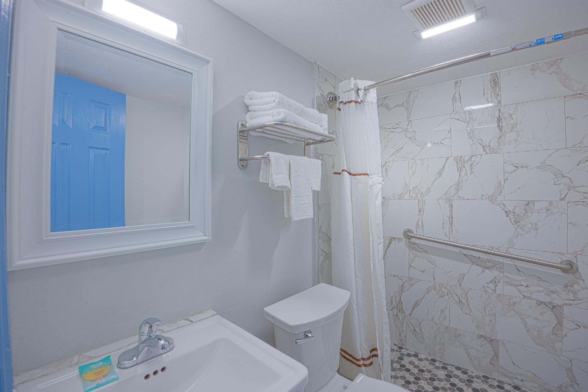 Aladdin Motel By OYO Merritt Island King Bed Non-Smoking 3