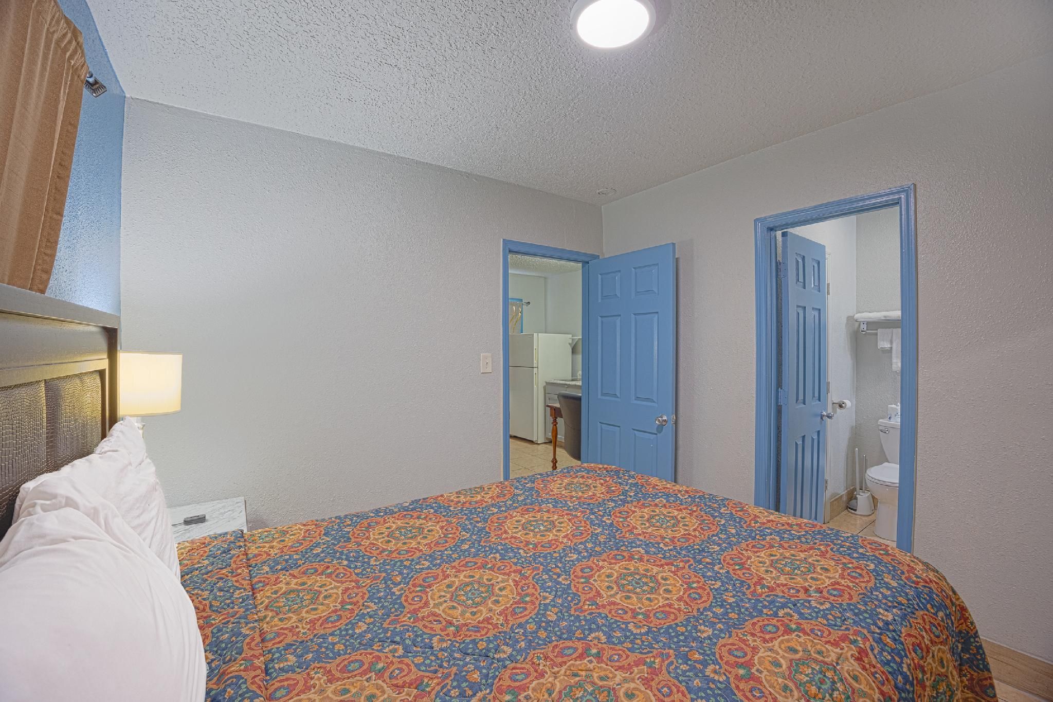 Queen Bed Accessible