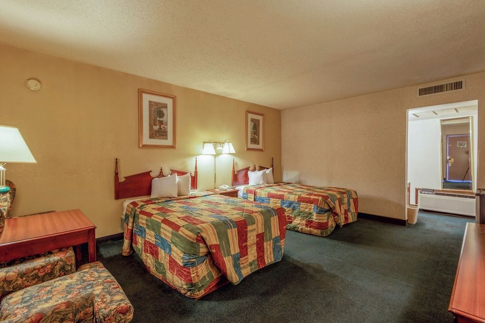 Royal Holiday Motel By Belvilla Gallup I-40