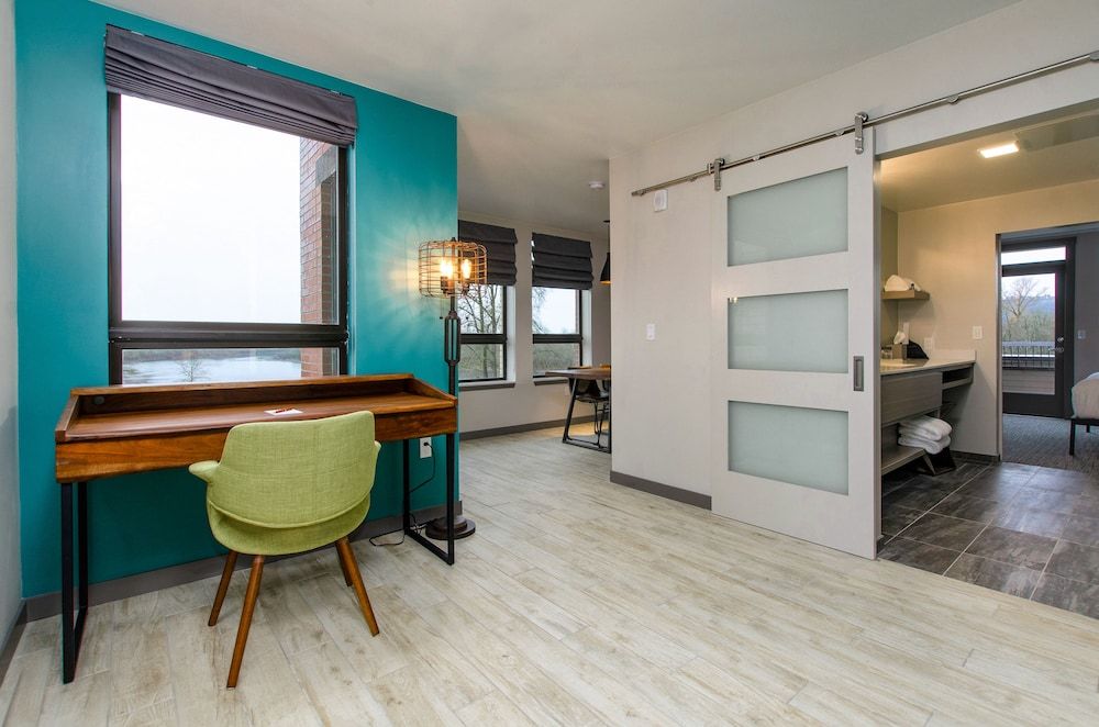 The Independence Suite, 1 King Bed, Balcony, River View (Osprey Executive King Suite with Rive) 5