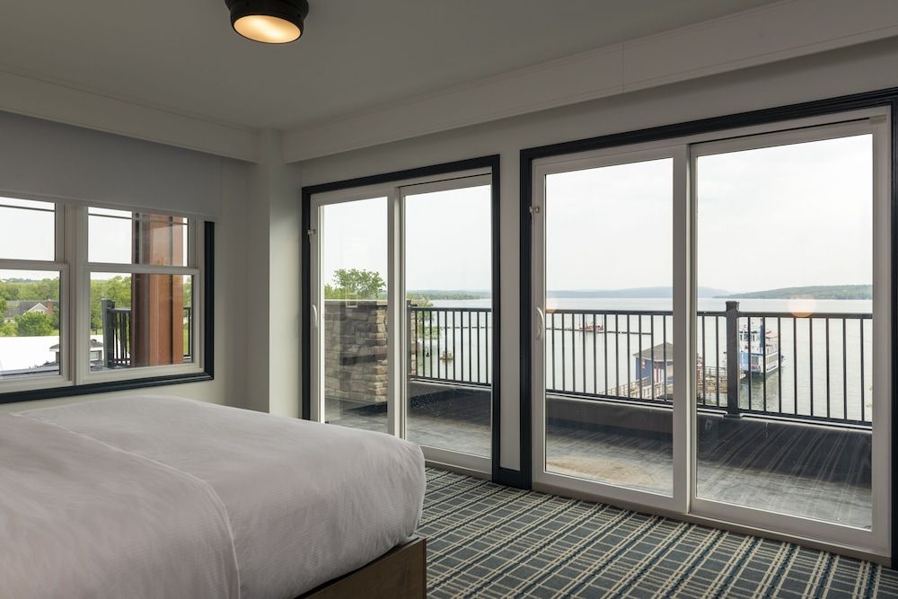 Presidential Suite, 1 King Bed, Lake View