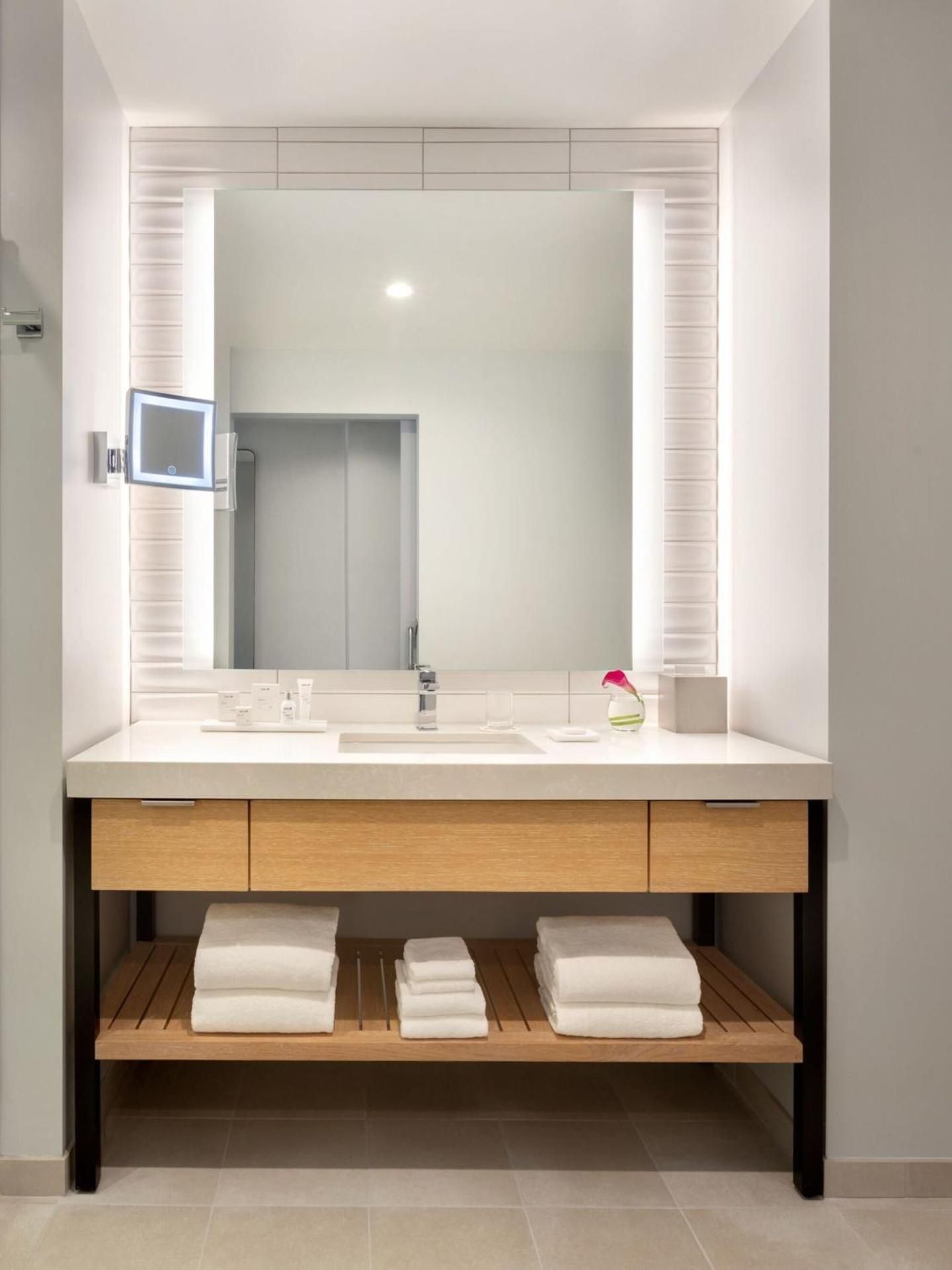 Bunk Beds, Guest room, 1 King