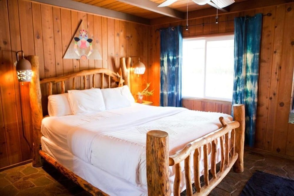 Ojai Rancho Inn Standard Room, 1 King Bed 2