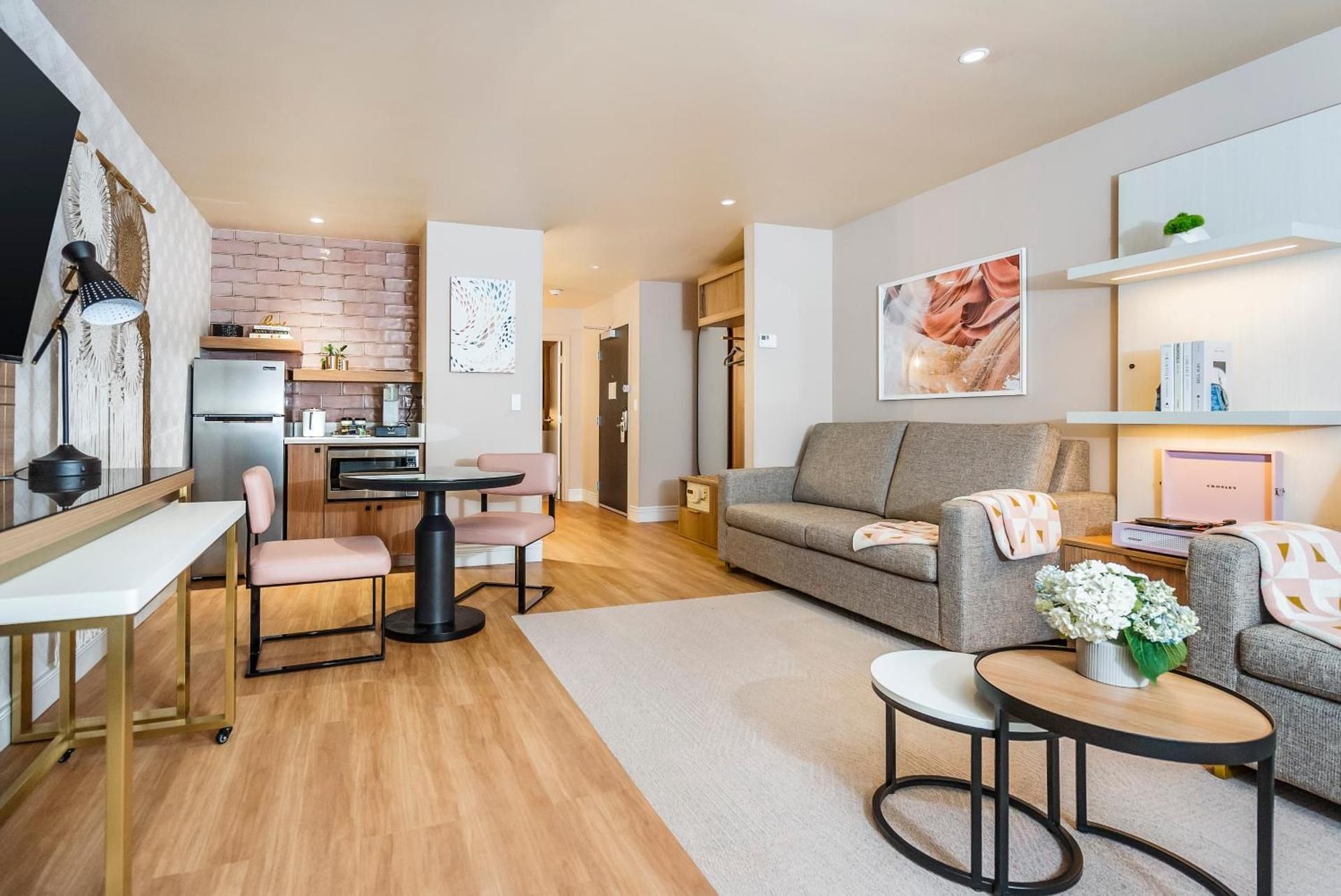 The Bentley Hotel Southampton 1 Bedroom King Suite 1st Floor 3