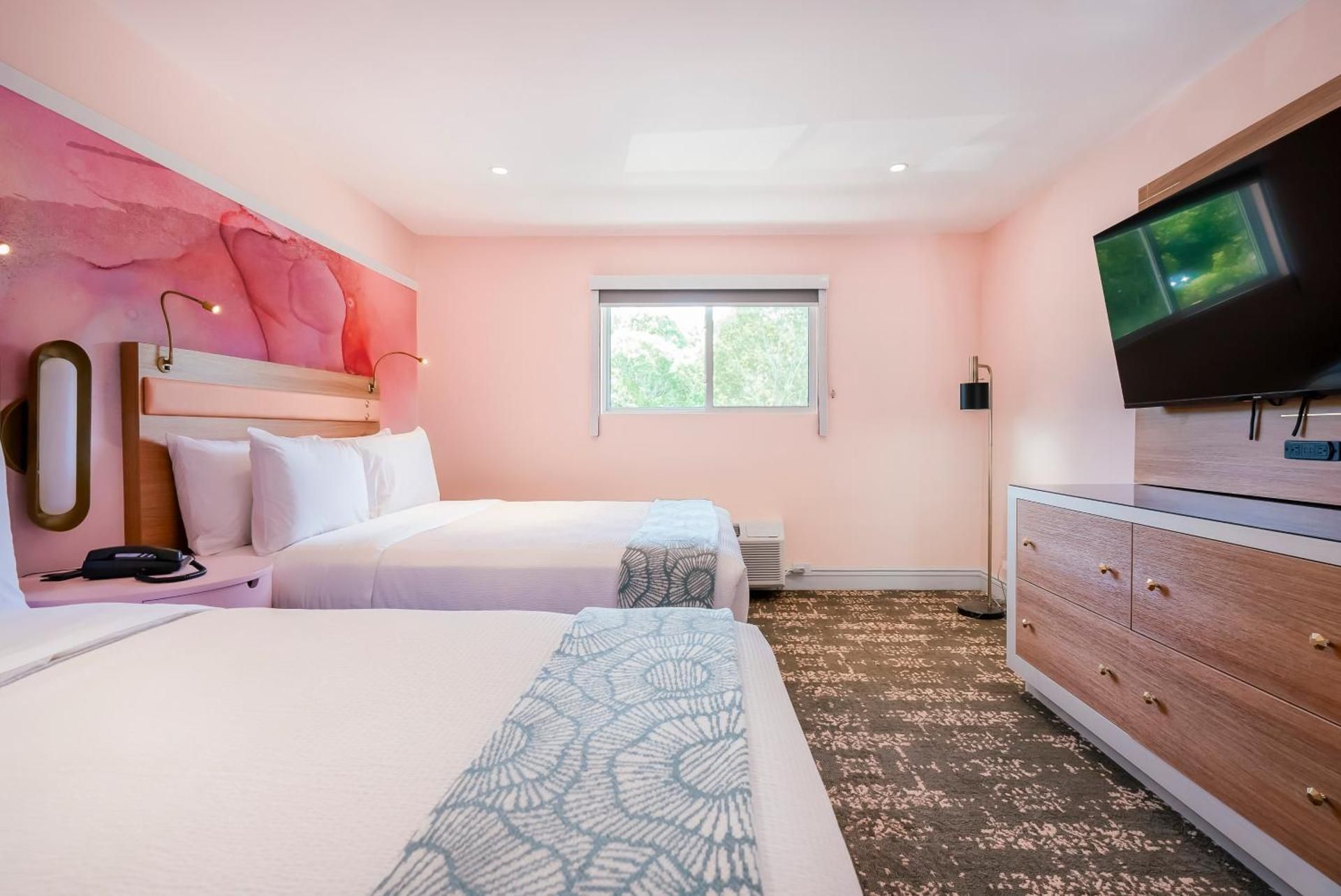 The Bentley Hotel Southampton One Bedroom Suite 2 Queen Beds 2nd Floor 2