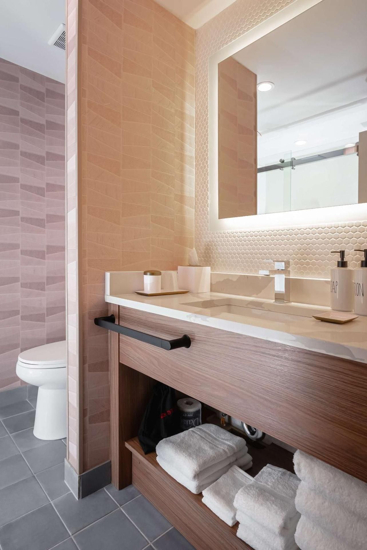 The Bentley Hotel Southampton 1 Bedroom King Suite 1st Floor 2