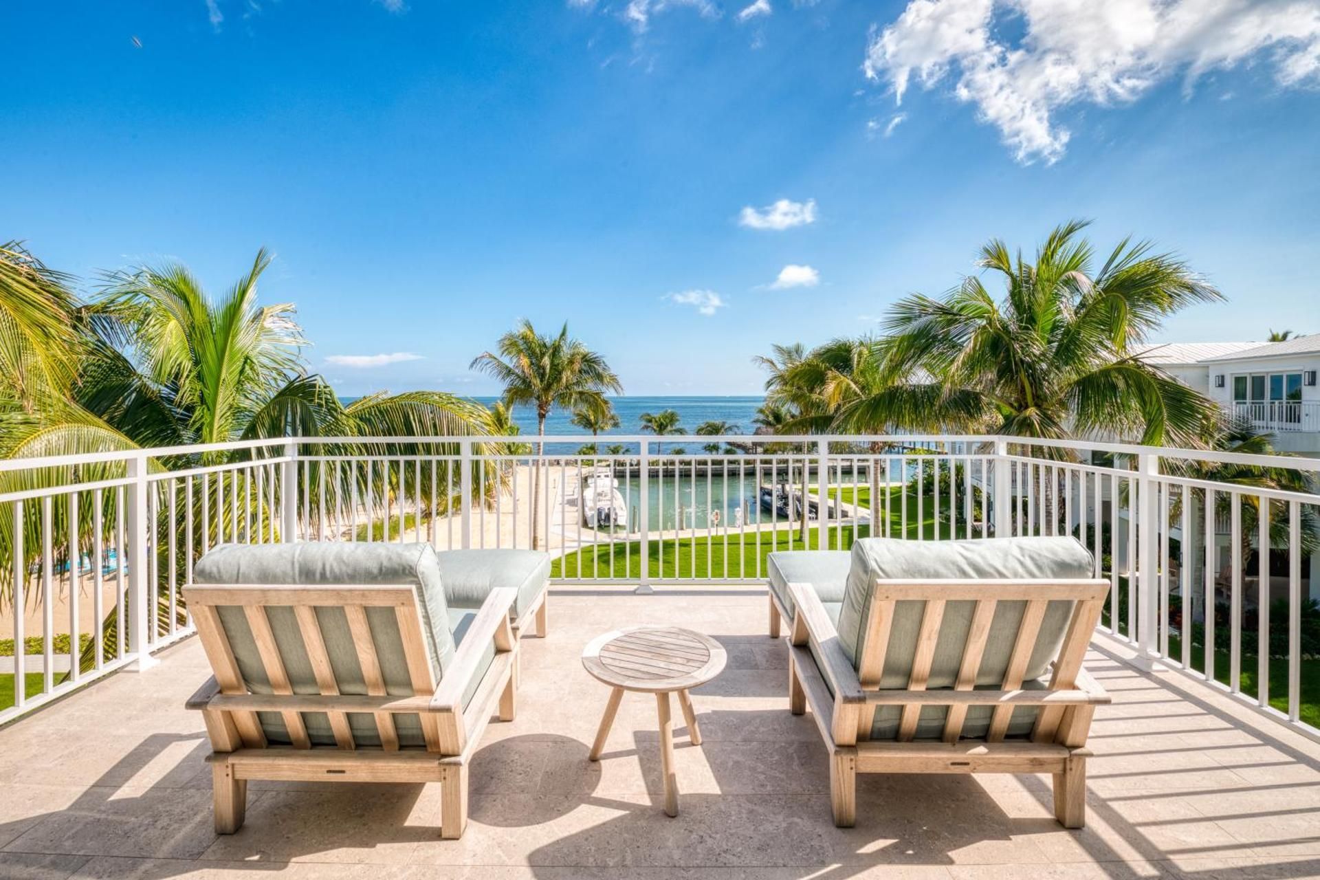 Four-Bedroom Waterfront Villa - Accessible