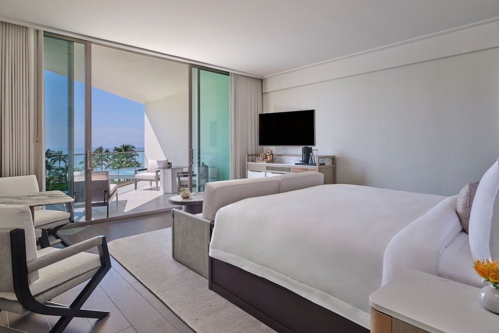 Grand Deluxe Room, 1 King Bed, Non Smoking