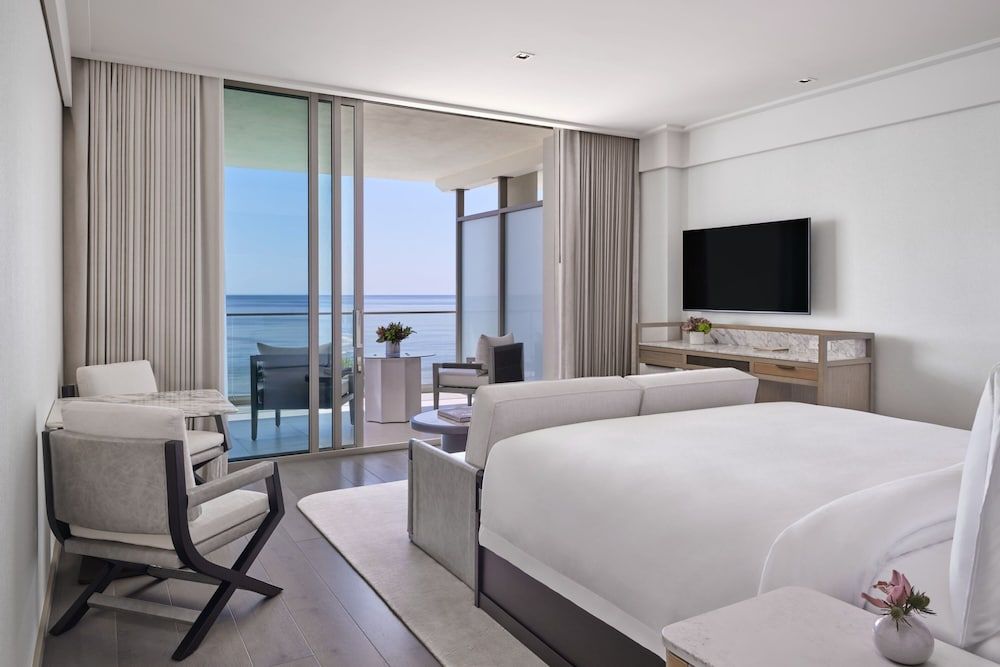 John Jacob Astor Suite, 1 King Bed with Sofa bed, Non Smoking, Oceanfront