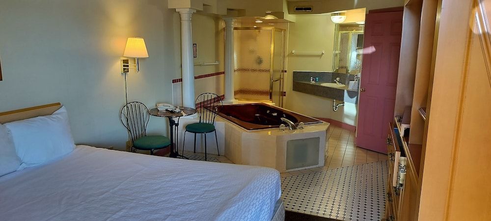 Honeymoon Studio, 1 King Bed