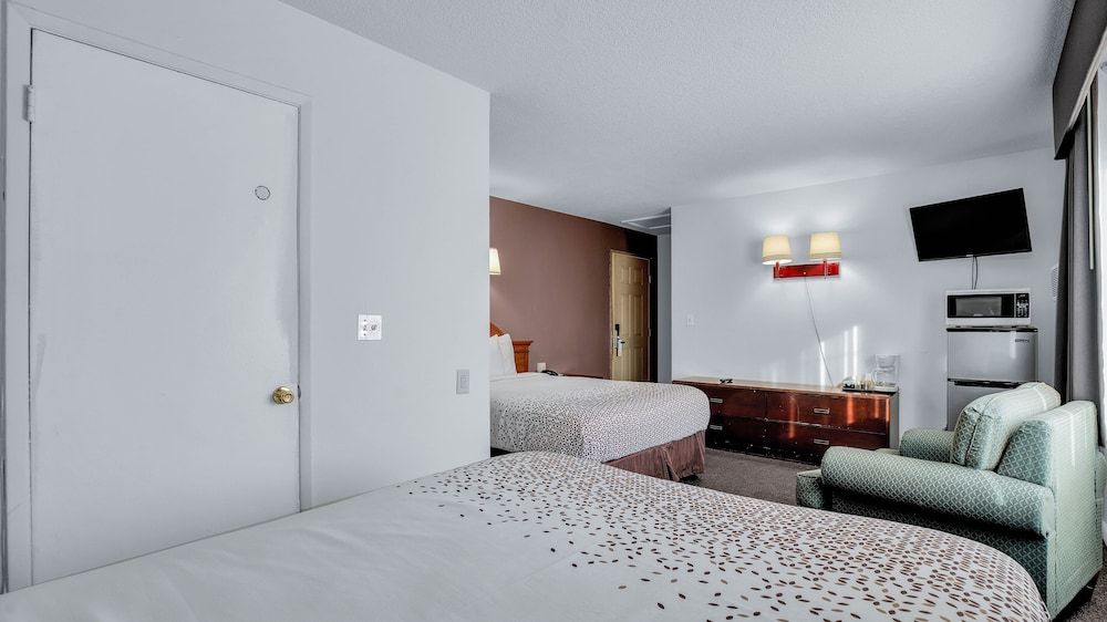 Standard Room, 2 Queen Beds, Non Smoking