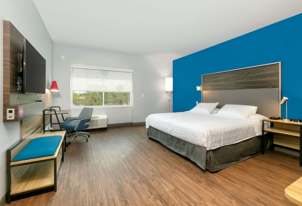 Room, 1 King Bed, Accessible (Hearing)