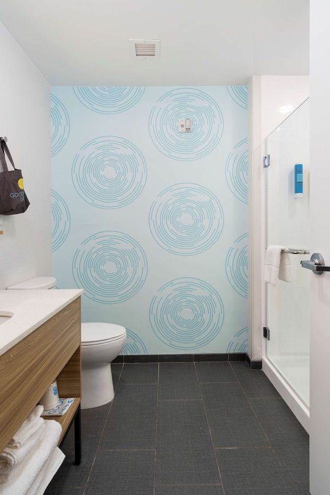 Tru By Hilton Cartersville, GA Room, 1 King Bed 8