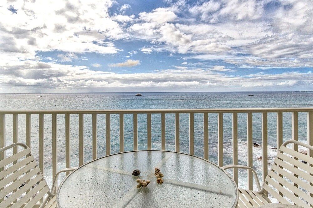 Condo, 1 King Bed, Ocean View, Sea Facing