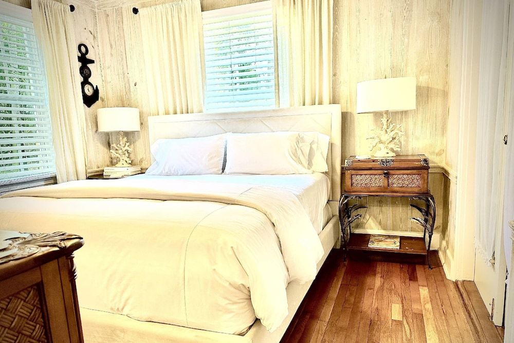 House (Key West Cottage Vacation Rental of C)
