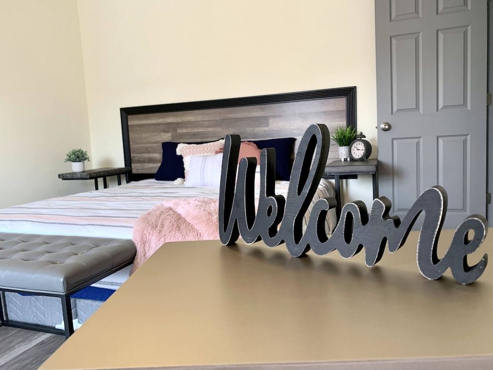 The Aquarium Chateau - With Private Yard & Parking, Near Falls, Casino by Niagara Hospitality Classic House 17