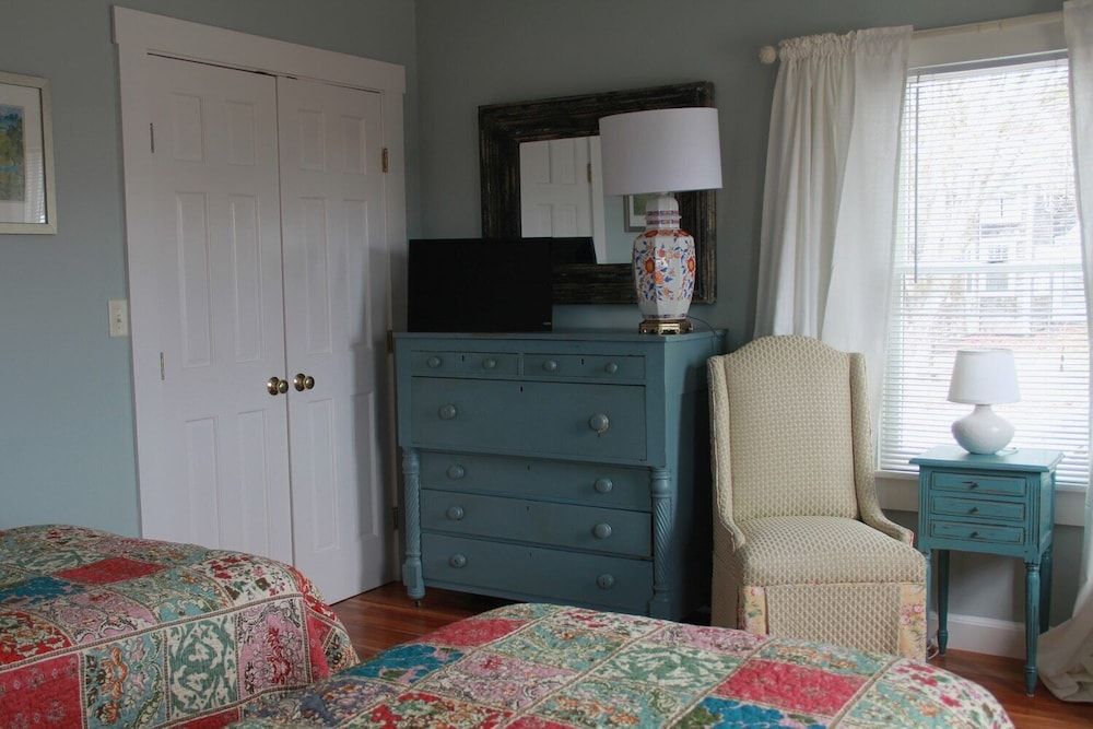 King Room with Private Entry: 111